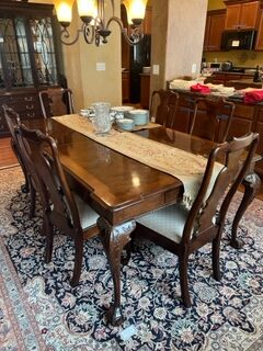 Hendredon table and chairs